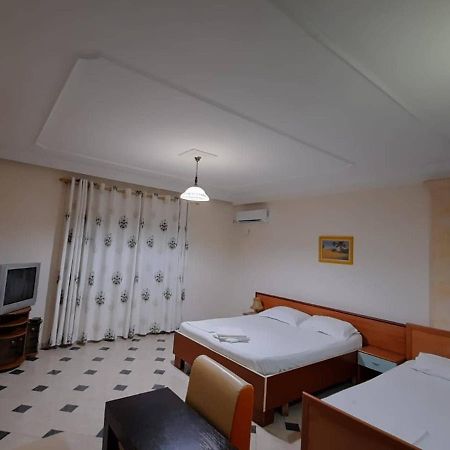 Vila 57 Hotel Tirana Eksteriør billede