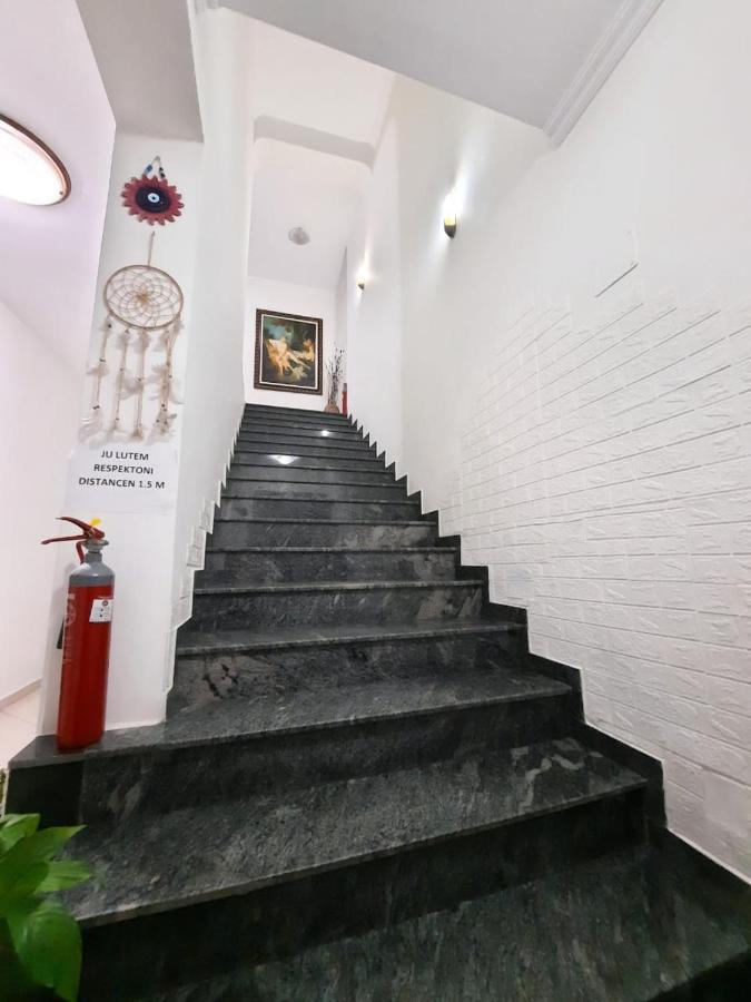 Vila 57 Hotel Tirana Eksteriør billede