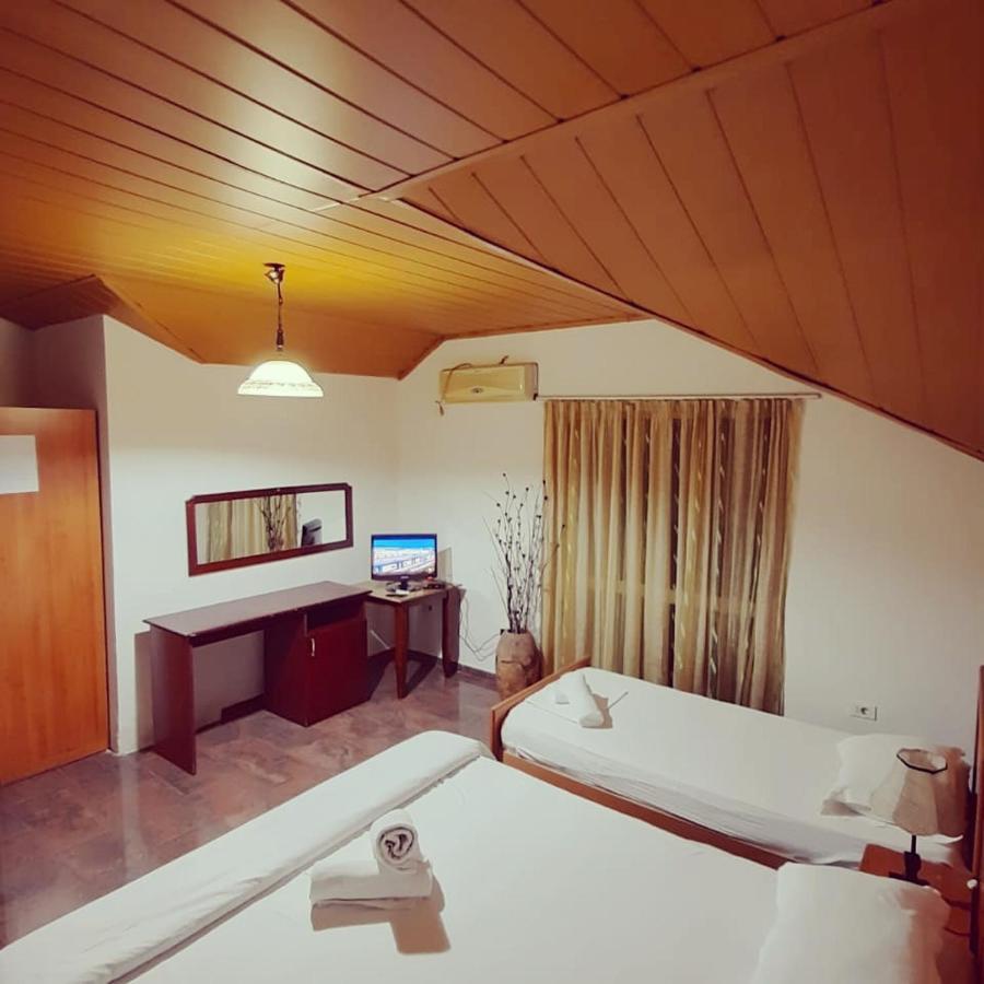 Vila 57 Hotel Tirana Eksteriør billede
