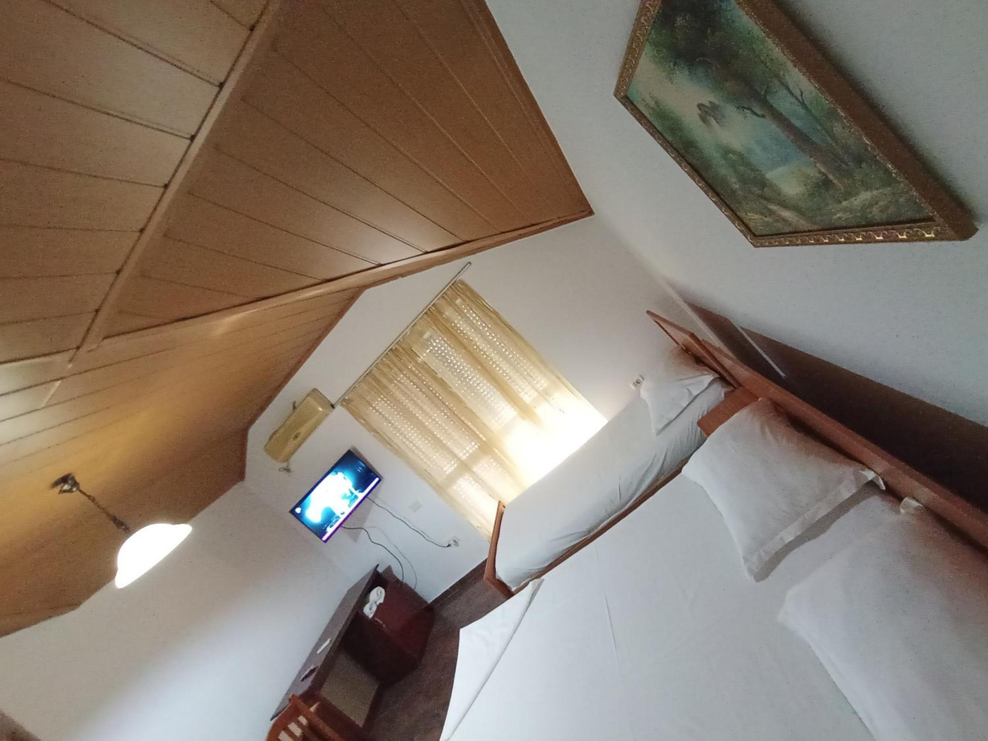 Vila 57 Hotel Tirana Eksteriør billede