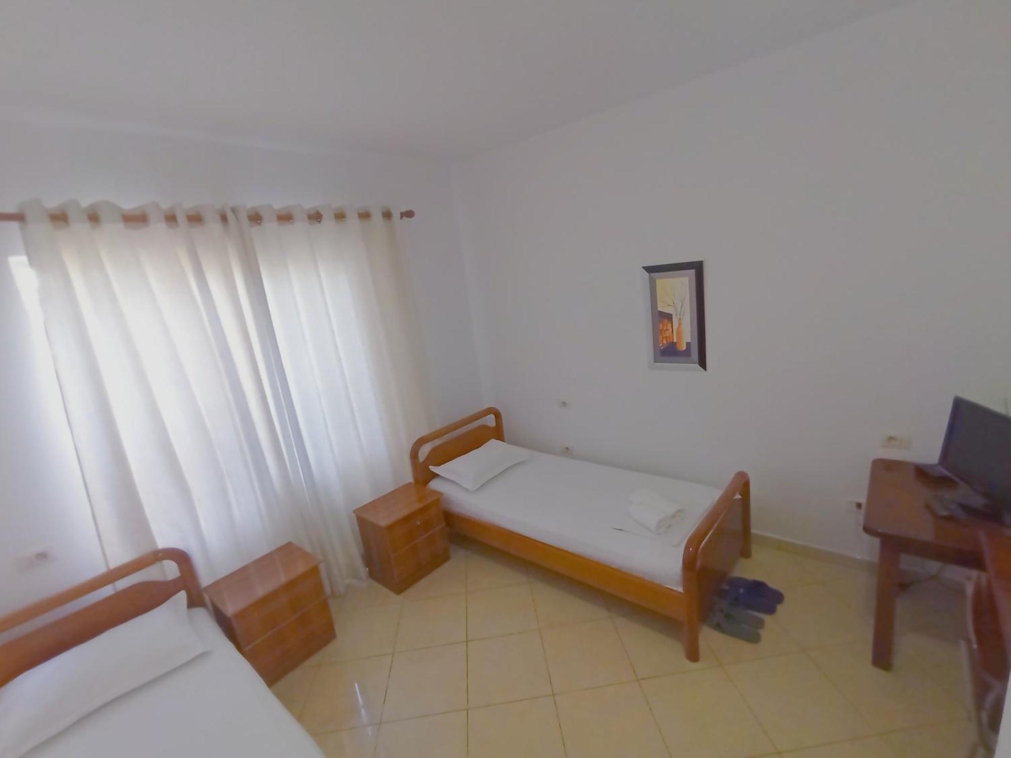 Vila 57 Hotel Tirana Eksteriør billede